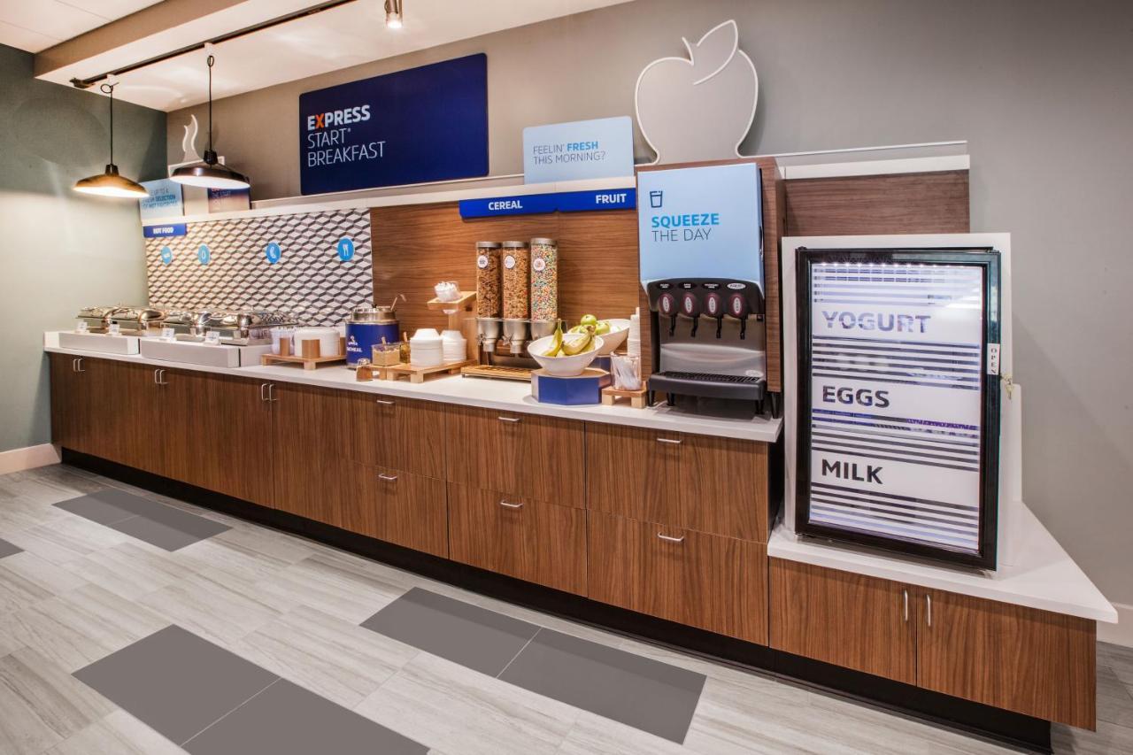 Holiday Inn Express Houston-Alvin By Ihg Екстериор снимка