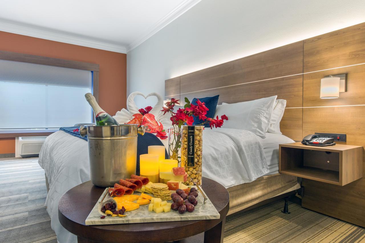 Holiday Inn Express Houston-Alvin By Ihg Екстериор снимка