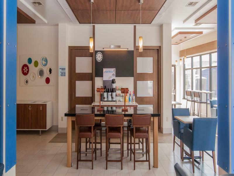 Holiday Inn Express Houston-Alvin By Ihg Екстериор снимка